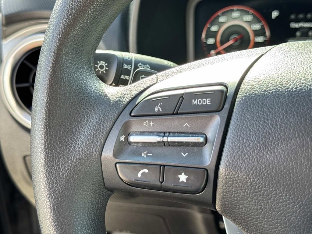 Used 2023 Hyundai Kona SE image 22