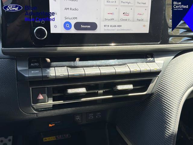 Used 2025 Toyota Camry SE FWD image 23