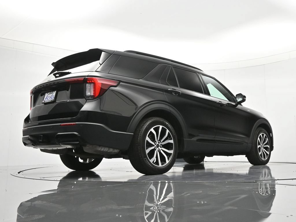 Certified 2025 Ford Explorer ST-Line w/ Premium Package RWD image 41