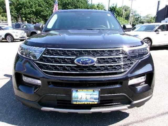 Certified 2023 Ford Explorer XLT w/ Equipment Group 202A AWD/4WD image 2
