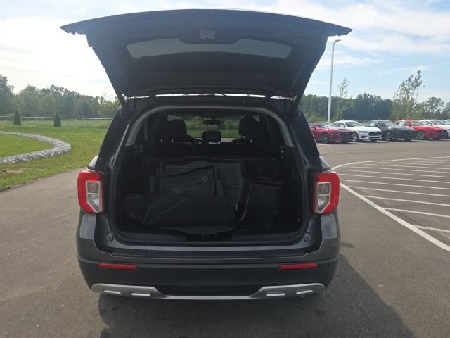 Certified 2020 Ford Explorer XLT w/ Equipment Group 202A AWD/4WD image 9