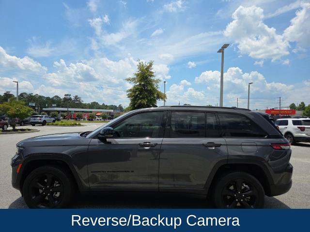 Used 2023 Jeep Grand Cherokee Limited w/ Black Appearance Package RWD image 4