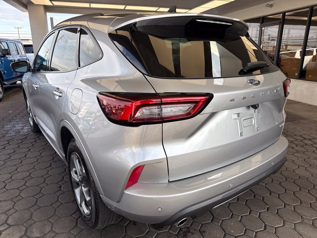 Certified 2023 Ford Escape ST-Line w/ Tech Pack #1 AWD/4WD image 8