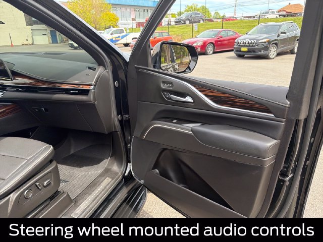 Used 2024 Cadillac Escalade ESV Premium Luxury w/ Performance Package AWD/4WD image 39