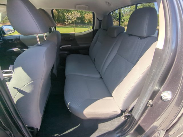Used 2022 Toyota Tacoma SR5 AWD/4WD image 21