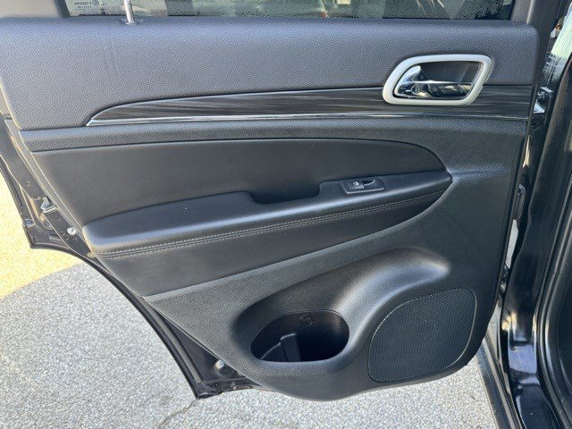 Used 2022 Jeep Grand Cherokee Limited w/ Trailer Tow Group IV image 26