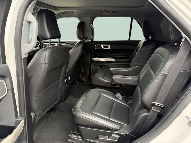 Certified 2022 Ford Explorer XLT w/ Equipment Group 202A AWD/4WD image 5