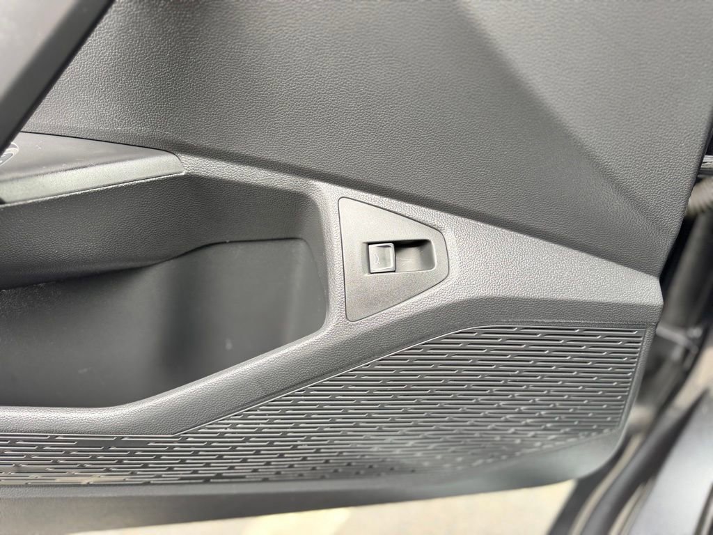 Used 2019 Volkswagen Jetta R-Line w/ R-Line Cold Weather Package FWD image 25