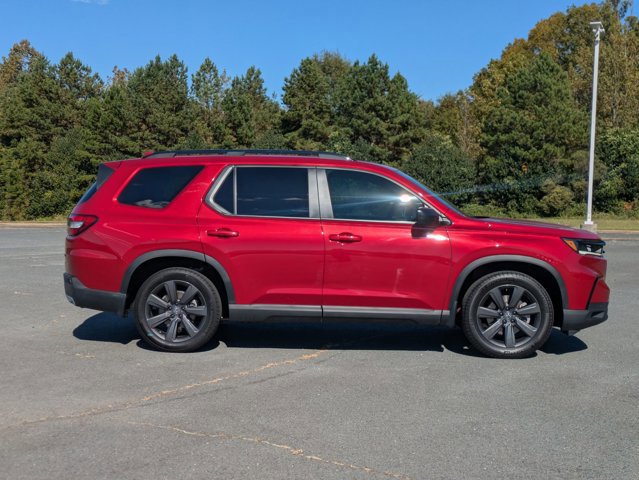 Used 2025 Honda Pilot Sport image 6