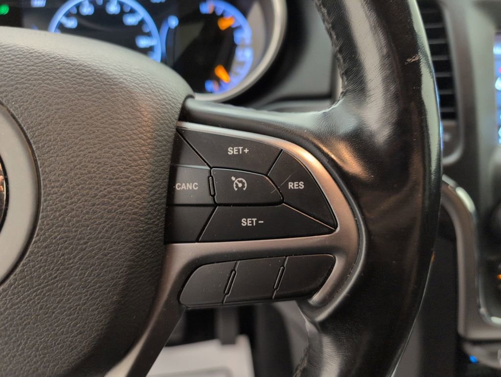 Used 2021 Jeep Grand Cherokee Laredo image 37