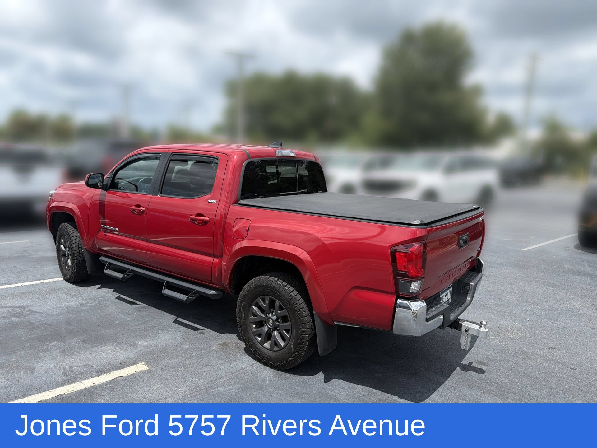 Used 2021 Toyota Tacoma SR5 RWD image 3