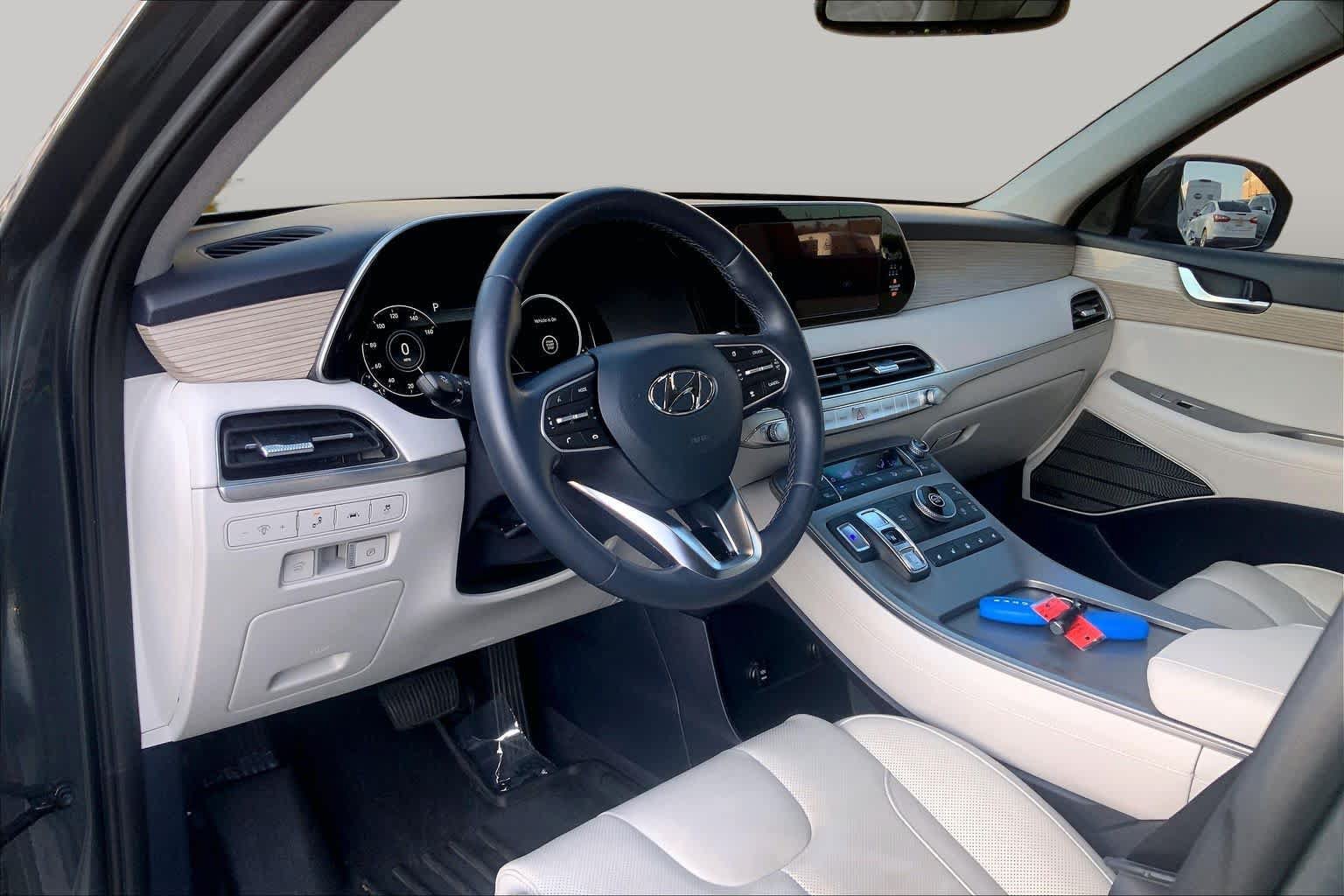 Used 2022 Hyundai Palisade Limited FWD image 17