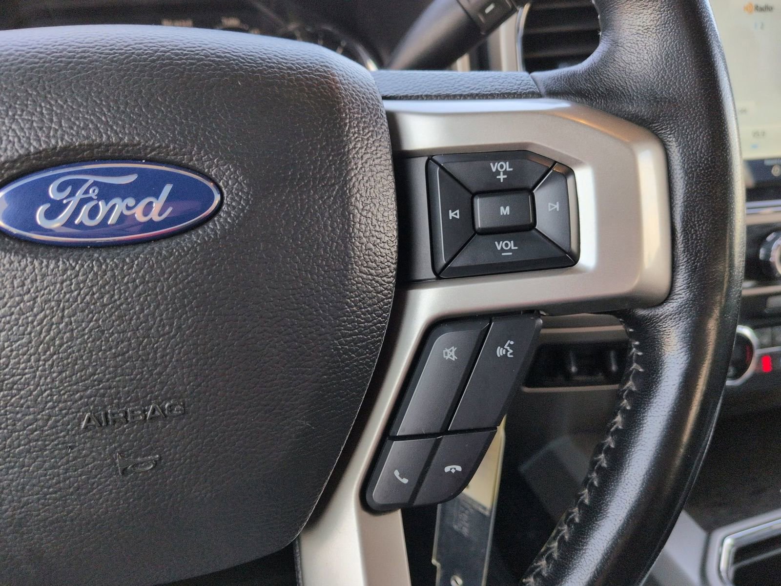 Certified 2022 Ford F250 Lariat w/ Black Appearance Package image 30