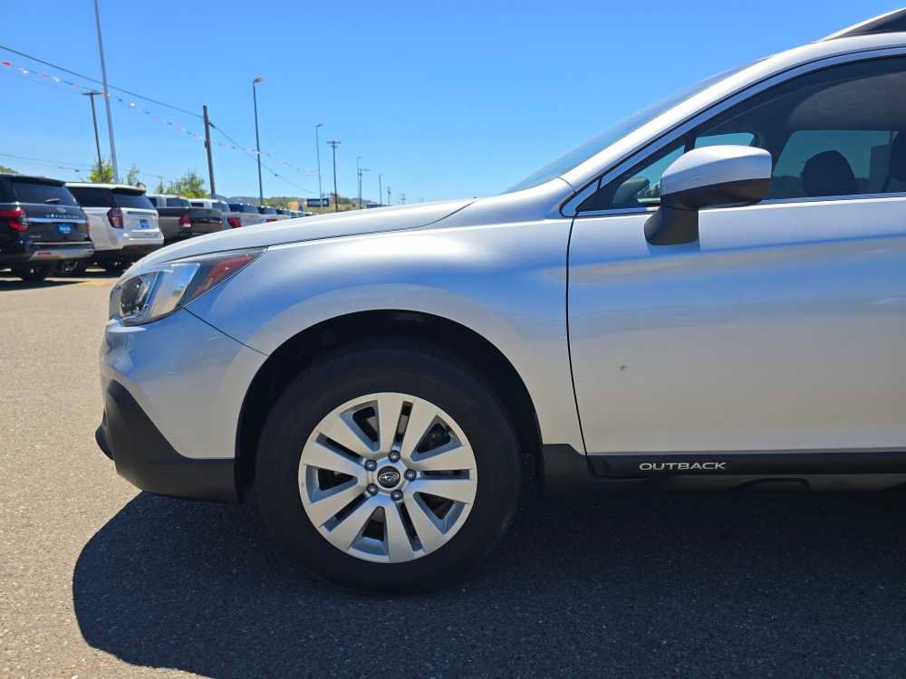 Used 2019 Subaru Outback 2.5i Premium AWD/4WD image 6