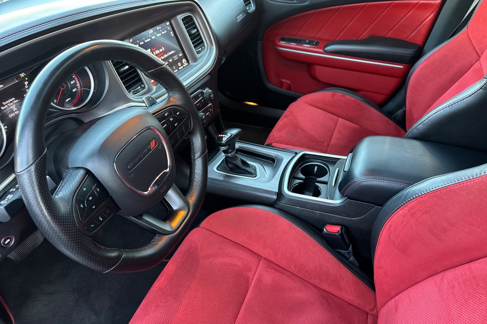 Used 2022 Dodge Charger Scat Pack w/ Dynamics Package image 9