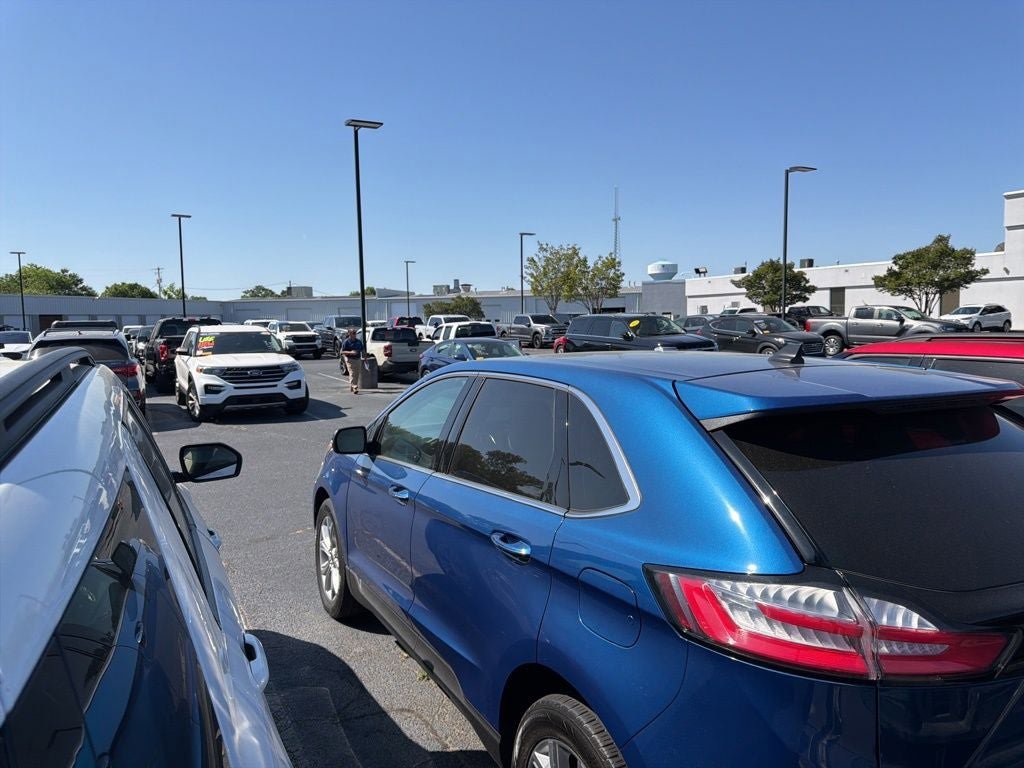 Certified 2023 Ford Edge Titanium w/ Equipment Group 301A AWD/4WD image 4