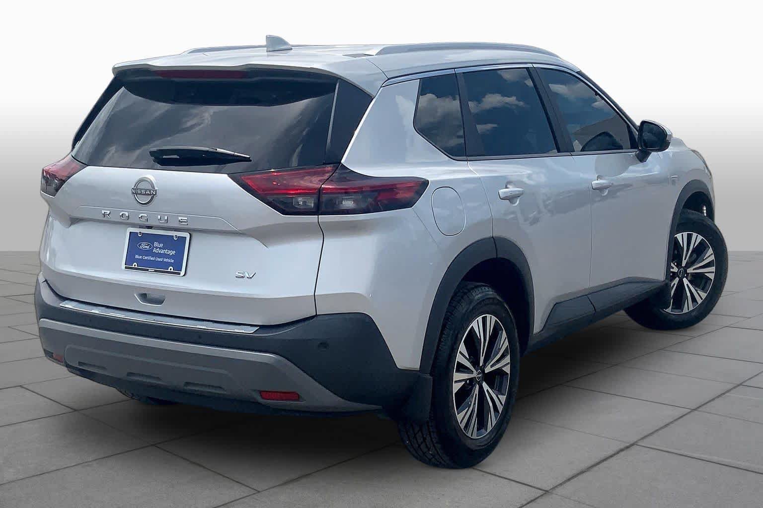 Used 2023 Nissan Rogue SV w/ SV Premium Package FWD image 13