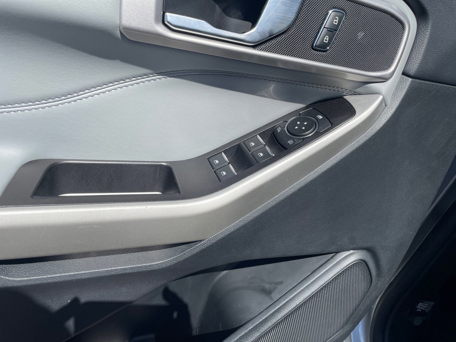 Certified 2022 Ford Explorer XLT w/ Equipment Group 202A image 13