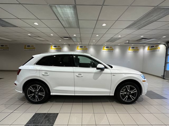Used 2020 Audi Q5 e Premium w/ Convenience Package AWD/4WD image 3