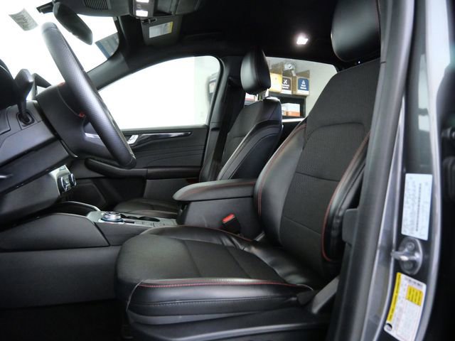 Certified 2024 Ford Escape ST-Line Select AWD/4WD image 16