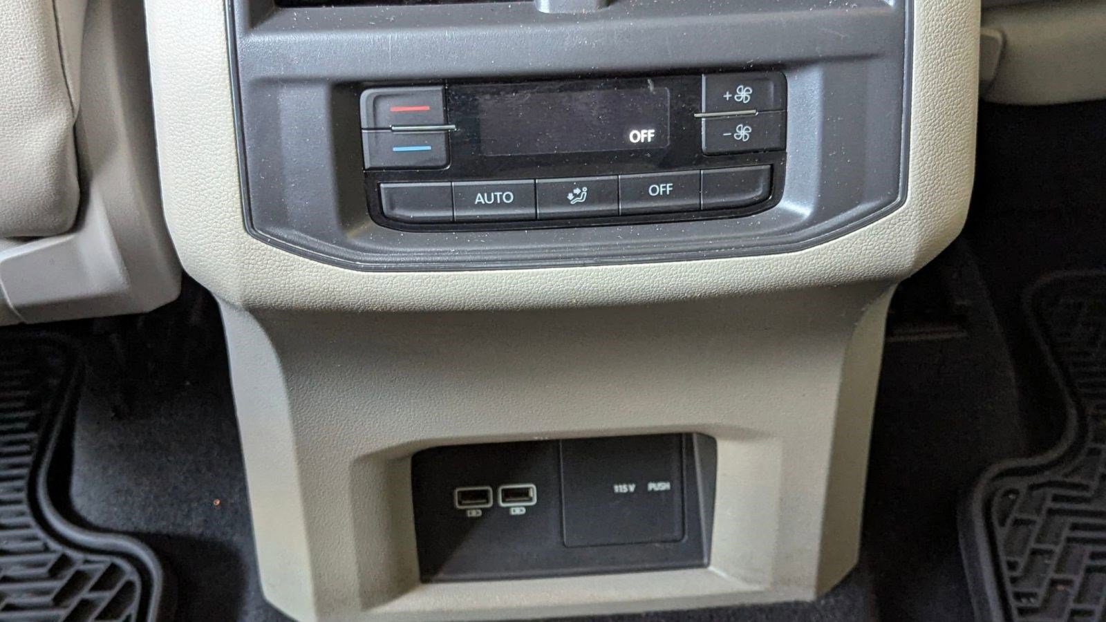 Used 2018 Volkswagen Atlas SEL w/ R-Line Package image 25