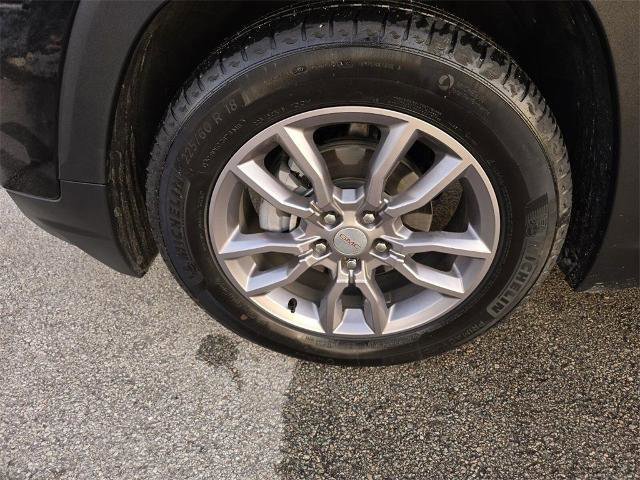 Used 2022 GMC Terrain SLT w/ Infotainment Package II image 7