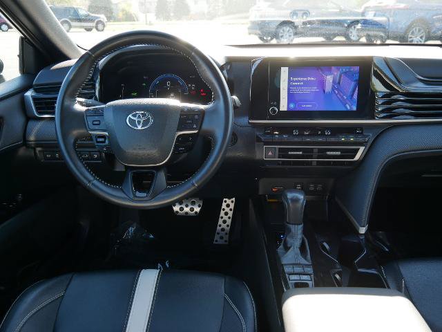 Used 2025 Toyota Camry SE FWD image 16