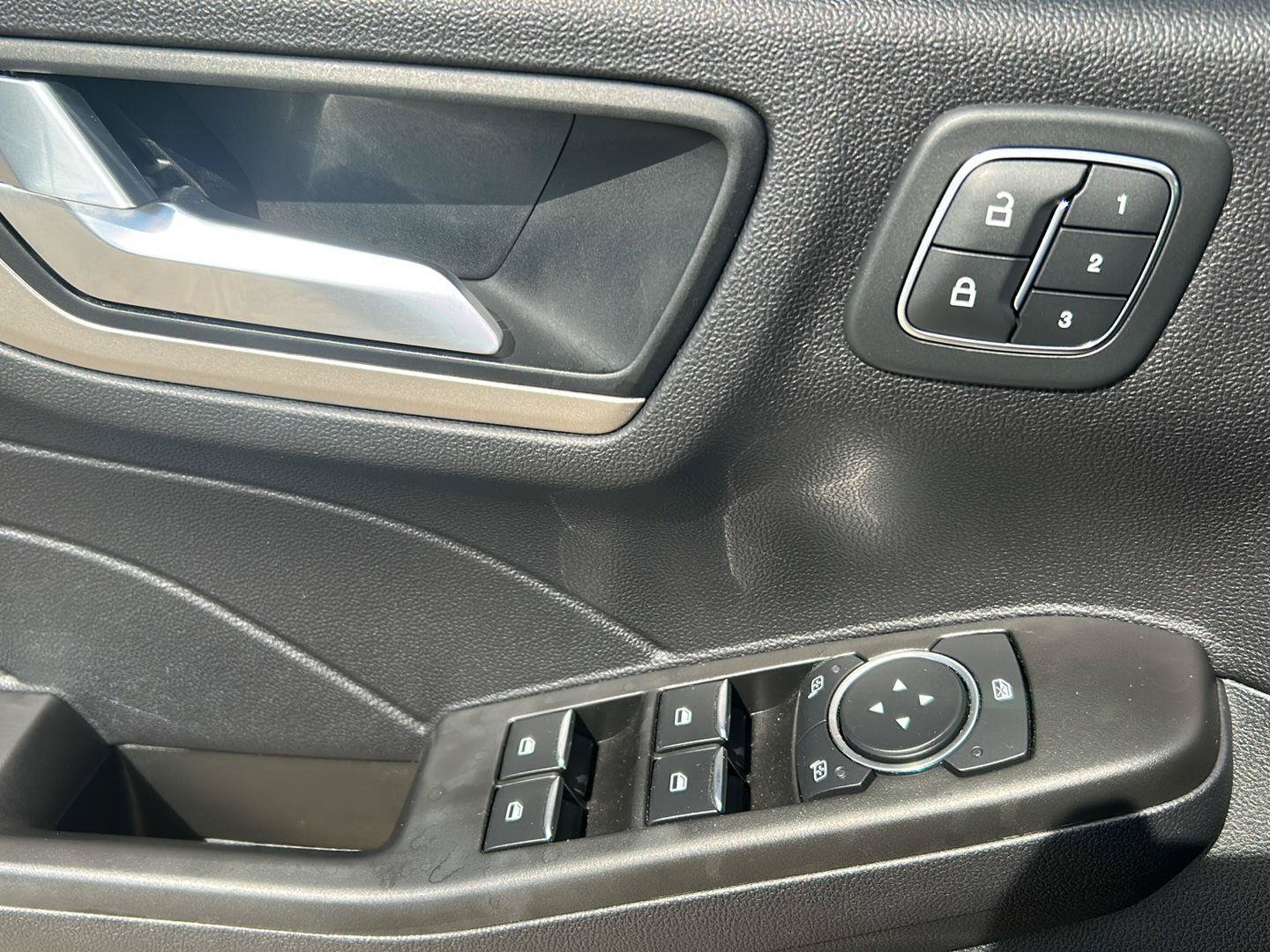 Certified 2021 Ford Escape SEL w/ Technology Package FWD image 9