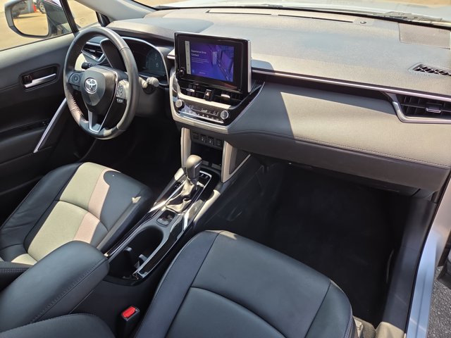 Used 2024 Toyota Corolla Cross XLE FWD image 16