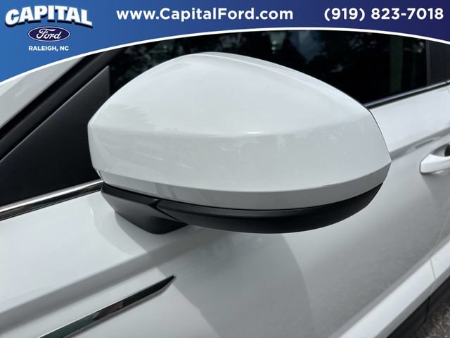 Used 2023 Volkswagen Taos SE w/ Panoramic Sunroof Package AWD/4WD image 12