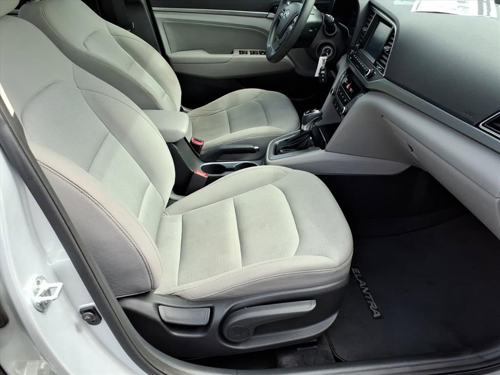 Used 2017 Hyundai Elantra SE FWD image 8