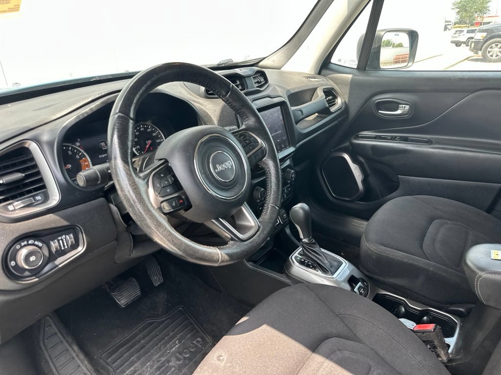 Used 2022 Jeep Renegade Latitude AWD/4WD image 15