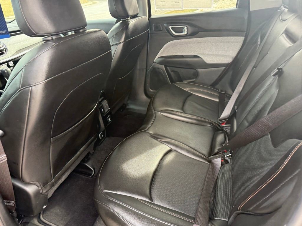 Used 2022 Jeep Compass Latitude w/ Sun and Sound Group image 17