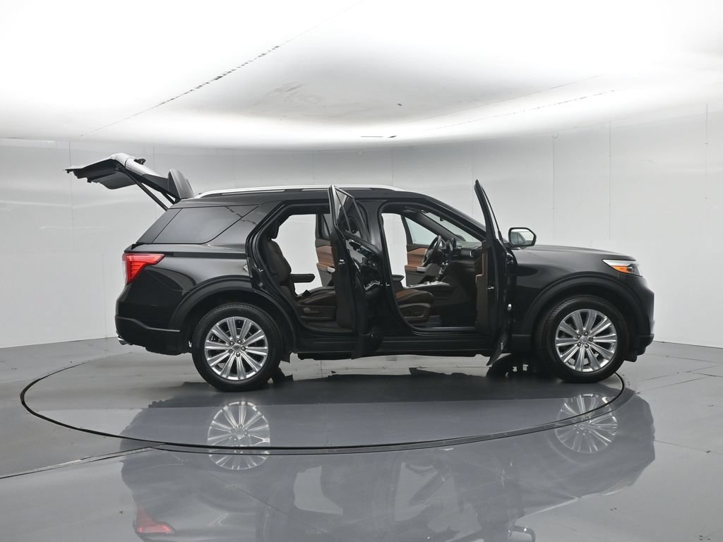 Certified 2023 Ford Explorer King Ranch w/ Technology Package AWD/4WD image 5