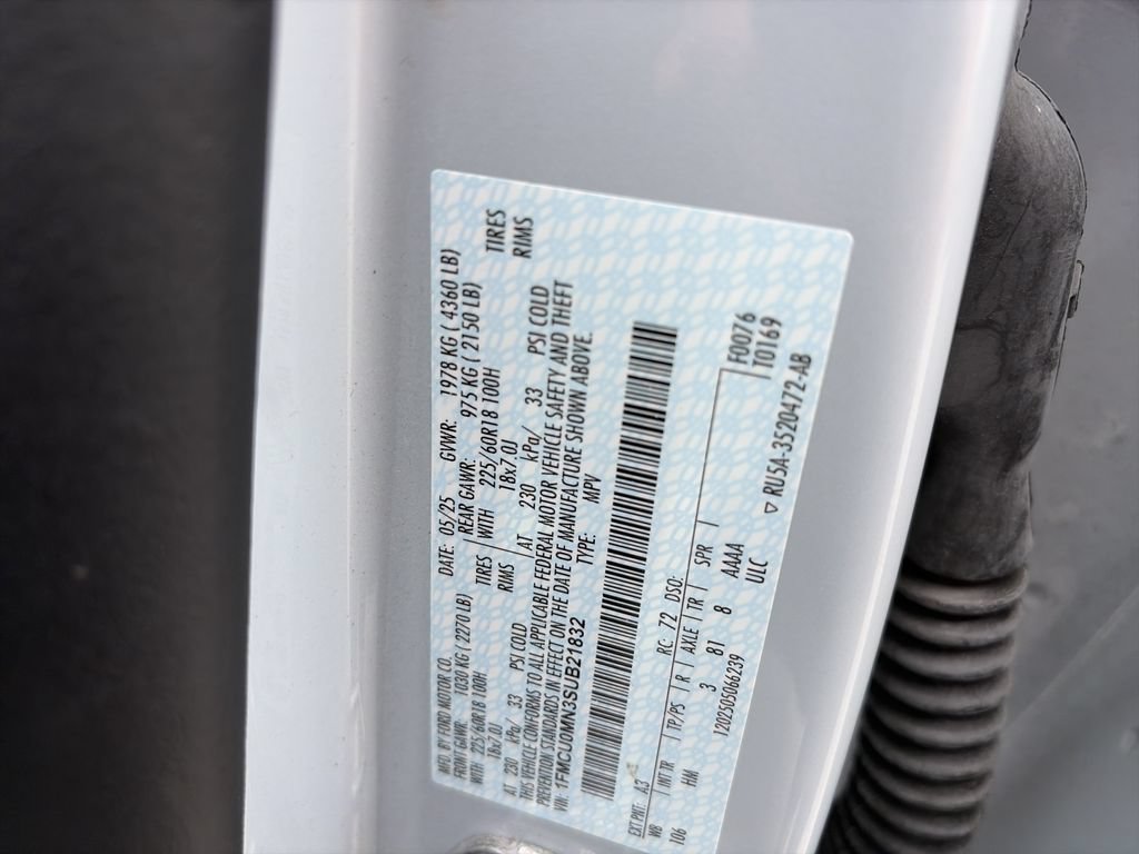 Certified 2025 Ford Escape ST-Line FWD image 35