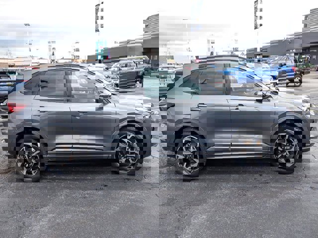 Certified 2023 Ford Escape ST-Line Elite AWD/4WD image 11