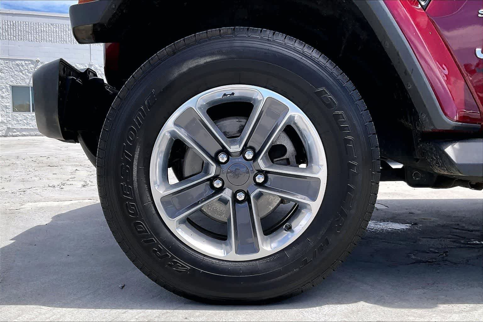 Used 2021 Jeep Wrangler Unlimited Sahara AWD/4WD image 8