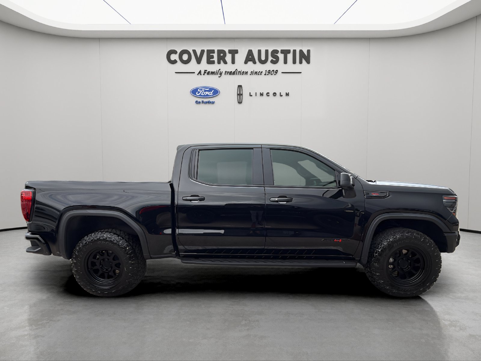 Used 2024 GMC Sierra 1500 AT4X AWD/4WD image 6