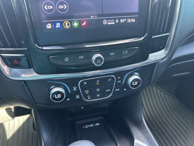 Used 2023 Chevrolet Traverse LT FWD image 32