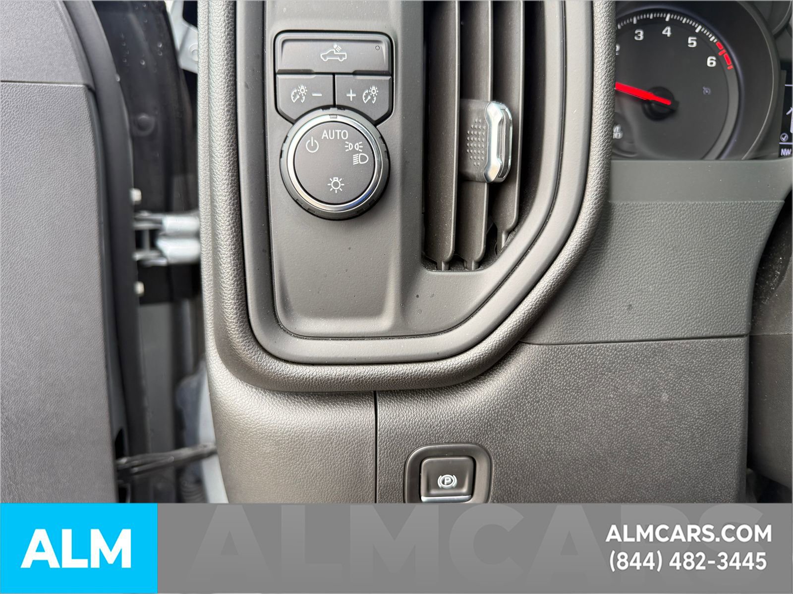 Used 2024 Chevrolet Silverado 1500 Custom image 26