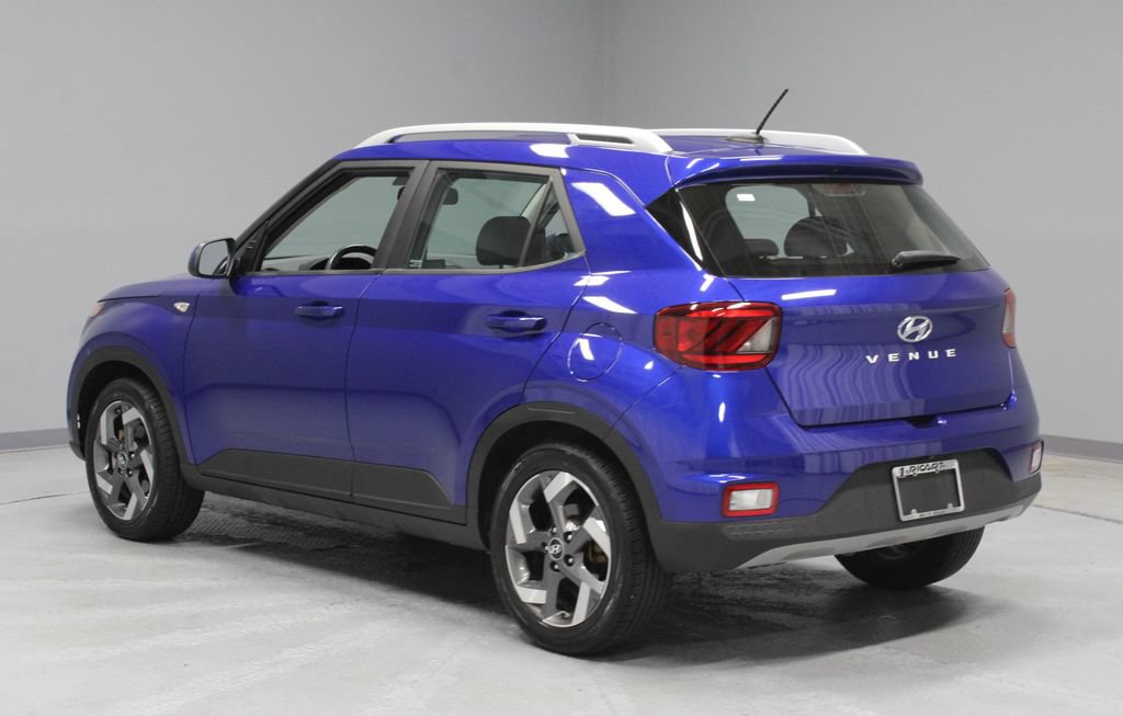 Used 2024 Hyundai Venue SEL FWD image 6