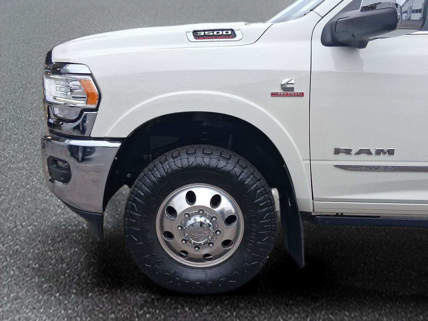 Used 2023 RAM 3500 Limited AWD/4WD image 9