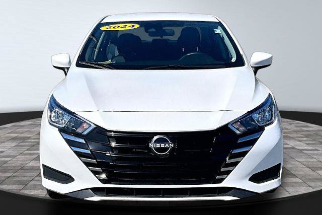 Used 2024 Nissan Versa SV FWD image 3
