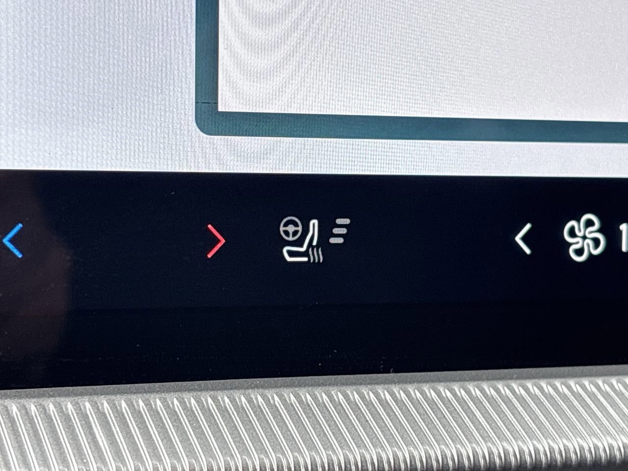 Certified 2025 Ford Explorer ST-Line w/ Premium Package image 29