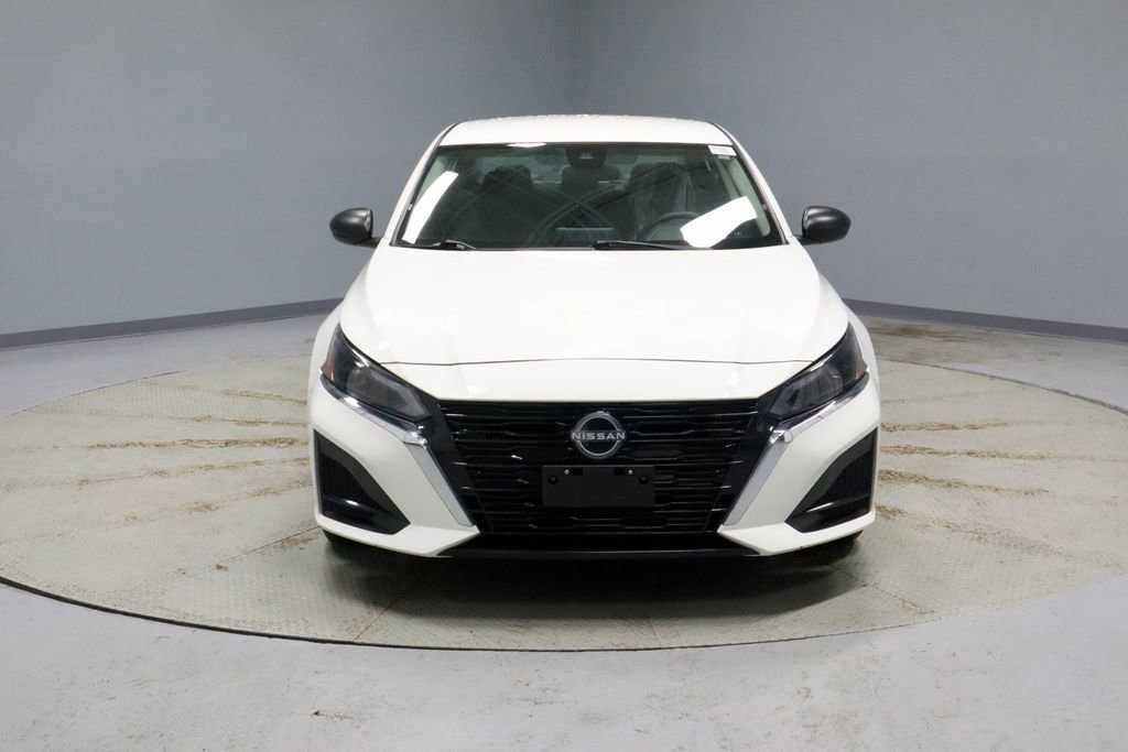 Used 2025 Nissan Altima 2.5 SV image 8