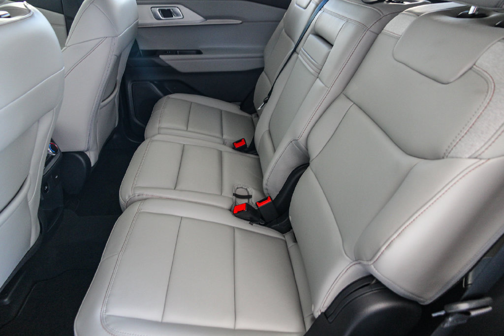Certified 2026 Ford Explorer Active w/ Active Comfort Package AWD/4WD image 22