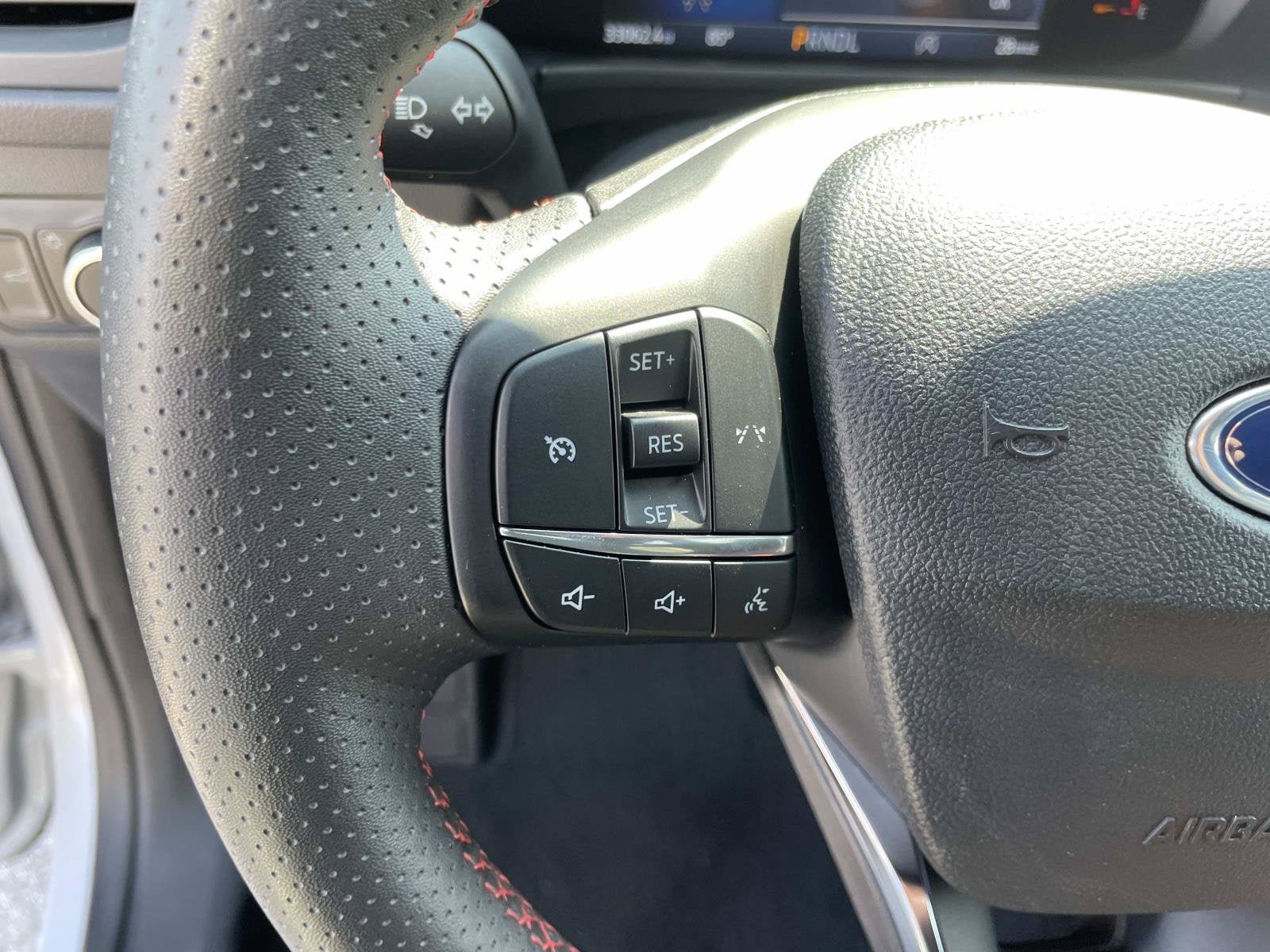 Certified 2025 Ford Escape ST-Line Select AWD/4WD image 19