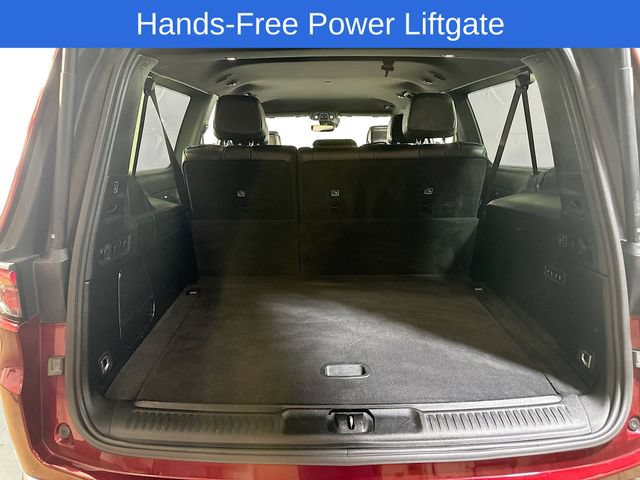 Used 2024 Jeep Wagoneer L Series II w/ Flexible Seating Group AWD/4WD image 10