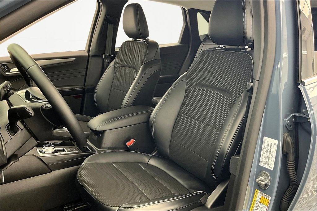 Certified 2025 Ford Escape SE image 25