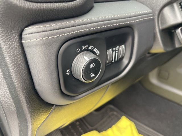 Used 2025 RAM 2500 Limited AWD/4WD image 15